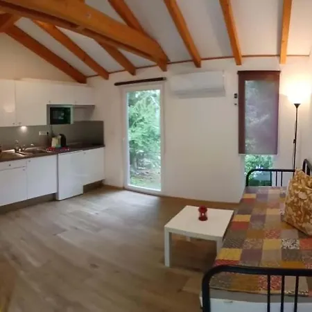 Pod Liscim Kopcem بيت للعطل Vrchlabí