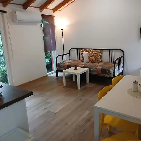 Pod Liscim Kopcem بيت للعطل Vrchlabí